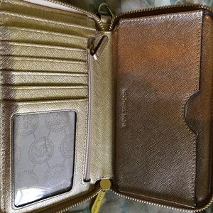 MK wallet